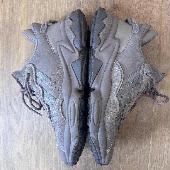 Adidas Women’s Ozweego Sneakers Brown Sample | Size 7 | Rare Streetwear Sneaker - Picture 3 of 15